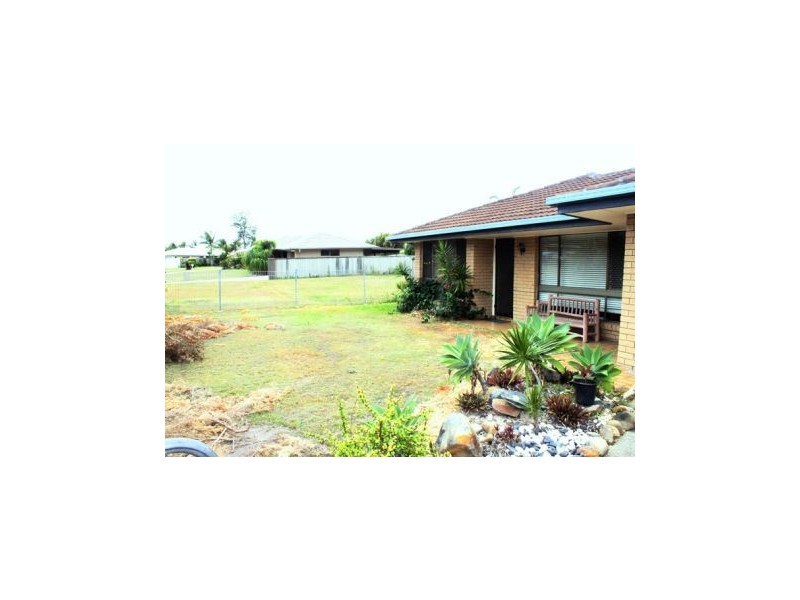 16 Pipit Parade, Burleigh Waters QLD 4220