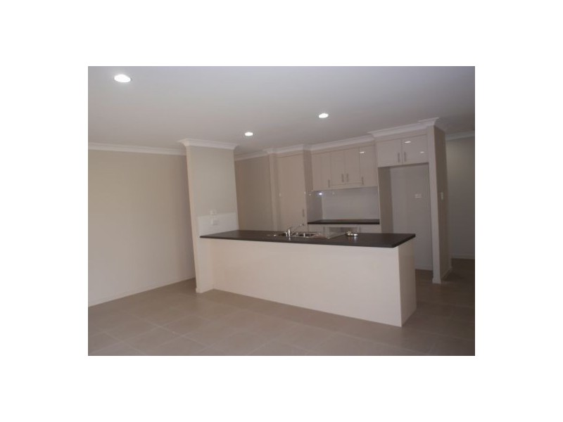 95 McAuley Parade, Pacific Pines QLD 4211