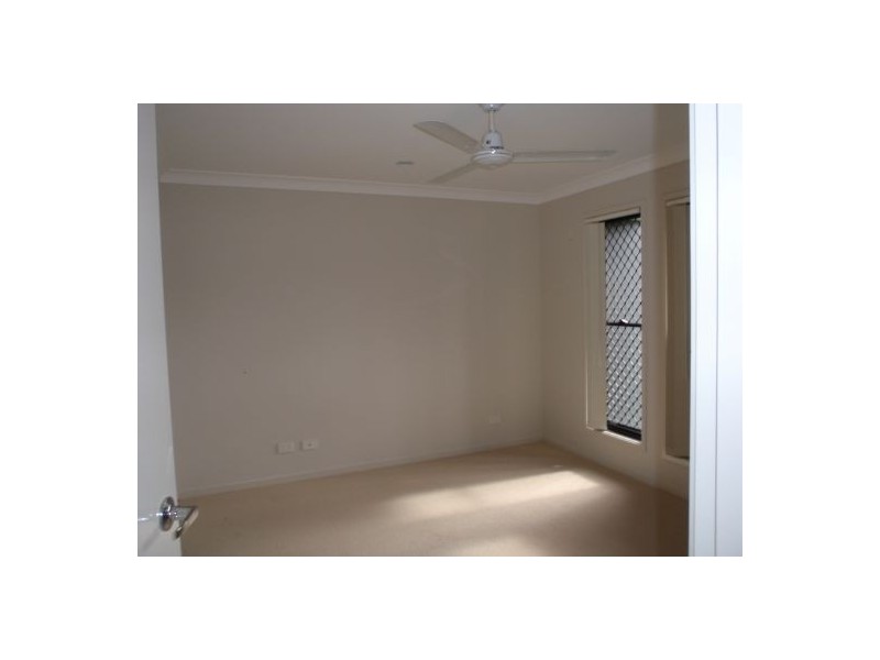 95 McAuley Parade, Pacific Pines QLD 4211