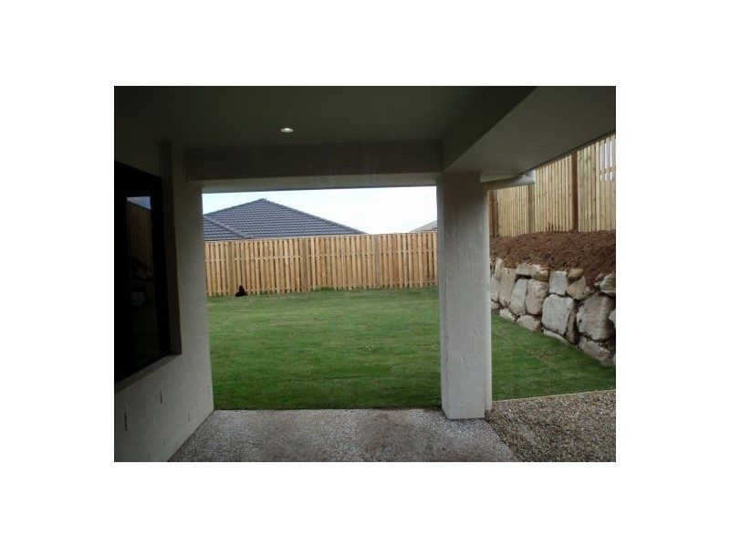 95 McAuley Parade, Pacific Pines QLD 4211