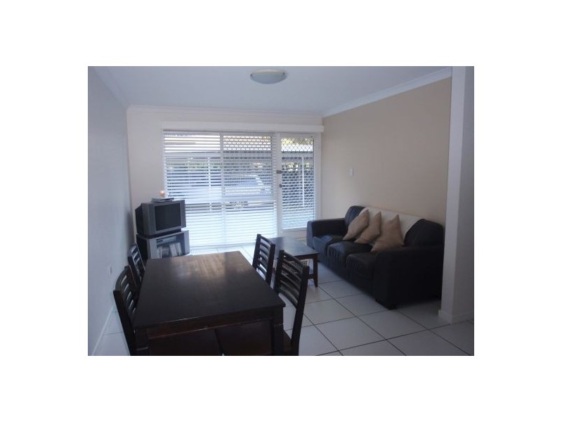 02/75 Old Burleigh Road, Broadbeach QLD 4218
