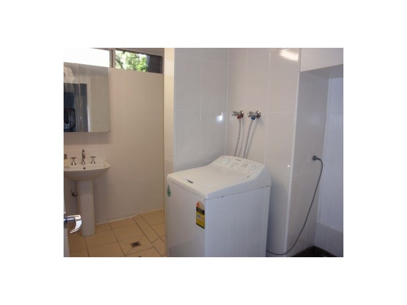 02/75 Old Burleigh Road, Broadbeach QLD 4218