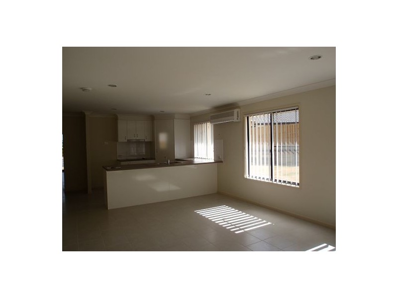 Pacific Pines QLD 4211