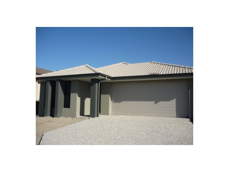 19 Hawkesbury Avenue, Pacific Pines QLD 4211