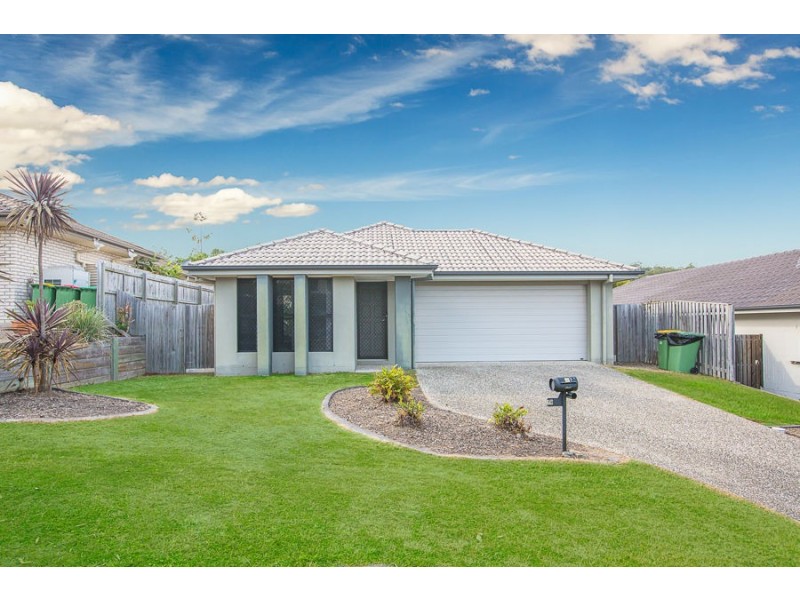 19 Hawkesbury Avenue, Pacific Pines QLD 4211