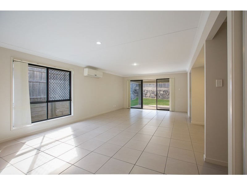 19 Hawkesbury Avenue, Pacific Pines QLD 4211