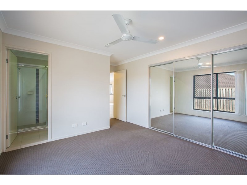 19 Hawkesbury Avenue, Pacific Pines QLD 4211