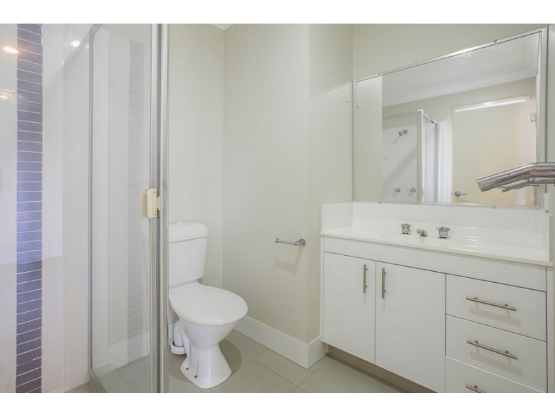 19 Hawkesbury Avenue, Pacific Pines QLD 4211