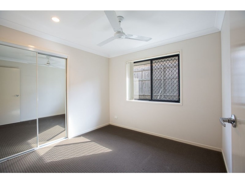 19 Hawkesbury Avenue, Pacific Pines QLD 4211