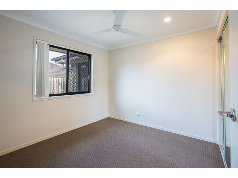 19 Hawkesbury Avenue, Pacific Pines QLD 4211