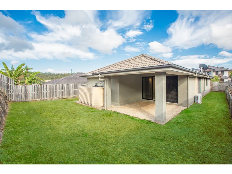 19 Hawkesbury Avenue, Pacific Pines QLD 4211