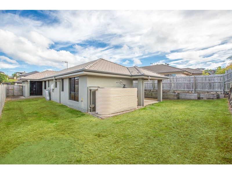 19 Hawkesbury Avenue, Pacific Pines QLD 4211