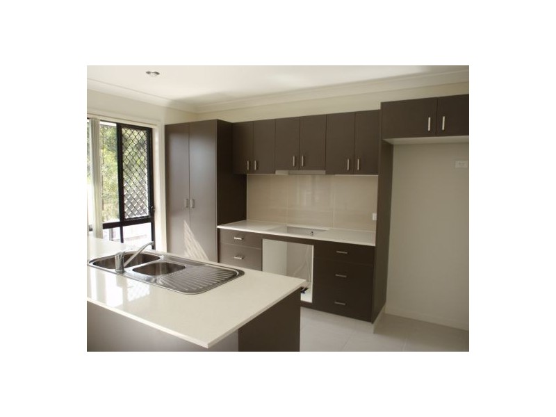 Pacific Pines QLD 4211