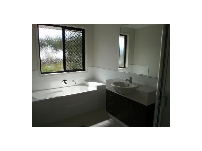 Pacific Pines QLD 4211