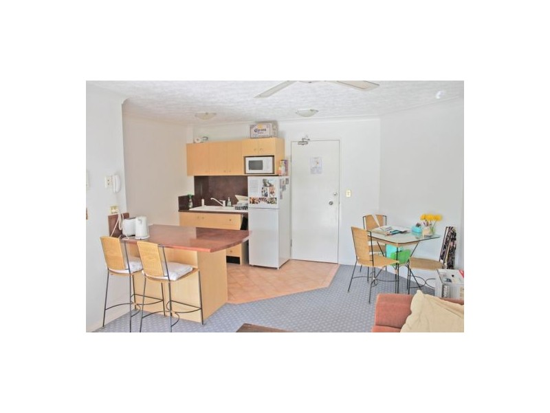 18/210 Surf Parade, Broadbeach QLD 4218
