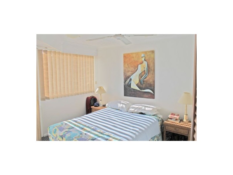 18/210 Surf Parade, Broadbeach QLD 4218