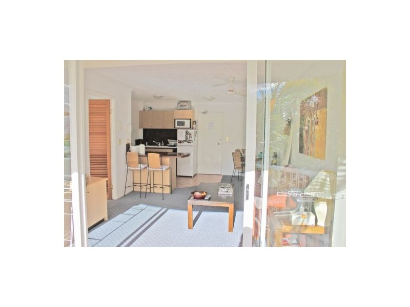 18/210 Surf Parade, Broadbeach QLD 4218