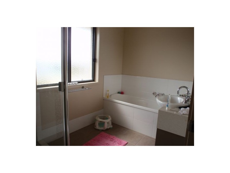 Pacific Pines QLD 4211