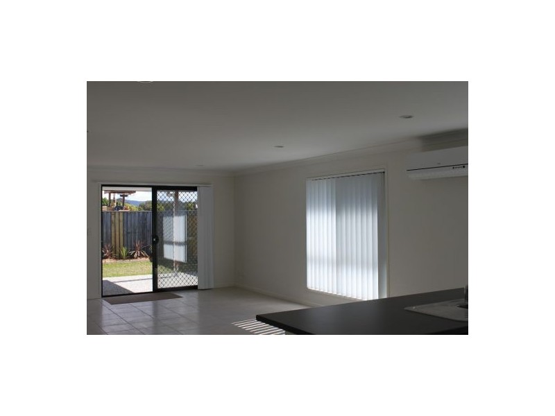 28 Pendraat Parade, Hope Island QLD 4212