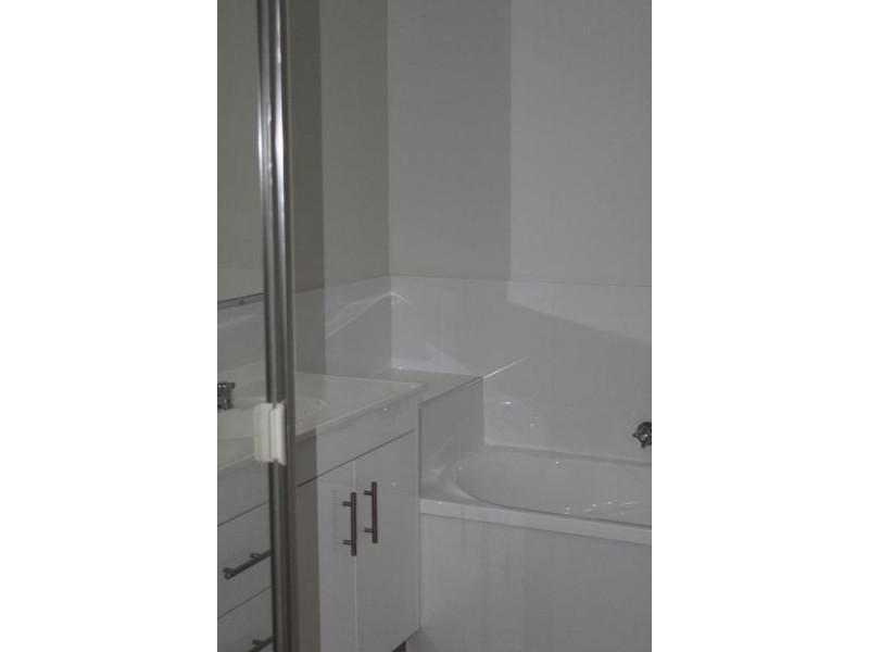 Pacific Pines QLD 4211