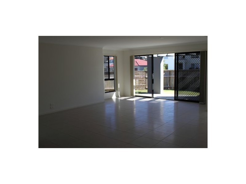 Pacific Pines QLD 4211