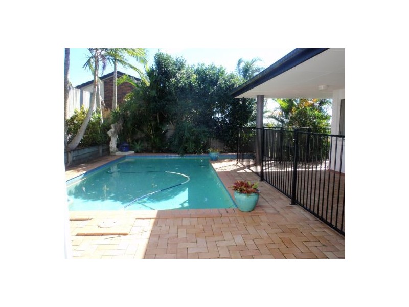 1 Alter Court, Robina QLD 4226