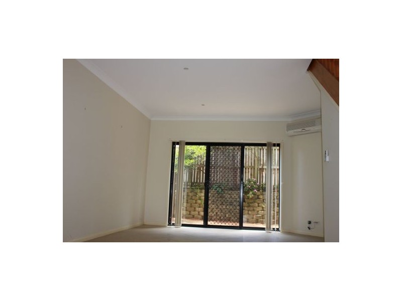 Ashmore QLD 4214