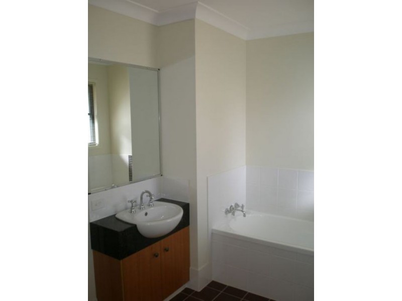 Ashmore QLD 4214