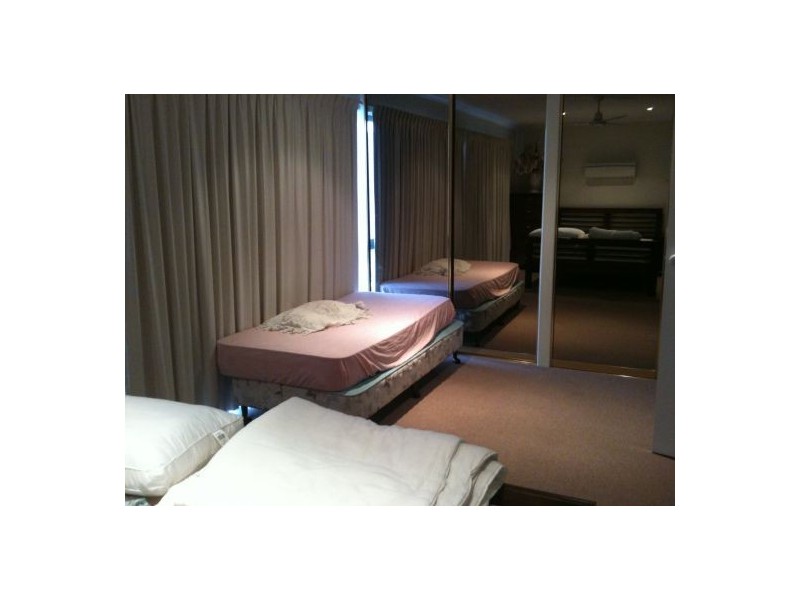 Broadbeach Waters QLD 4218