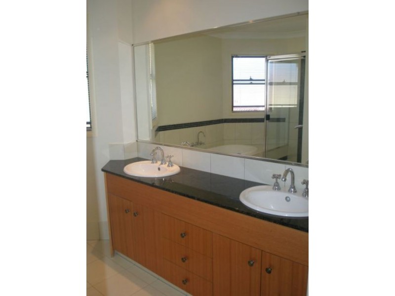 Ashmore QLD 4214