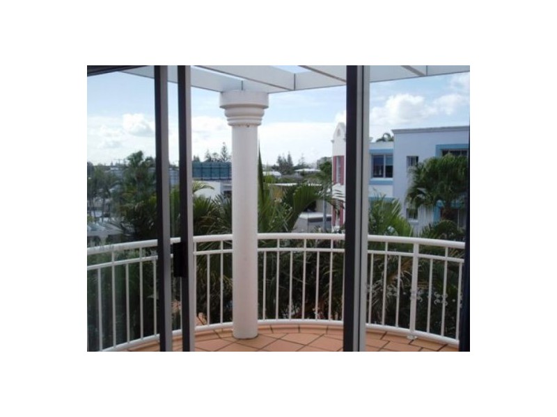 042/28 Chairlift Avenue, Nobby Beach QLD 4218