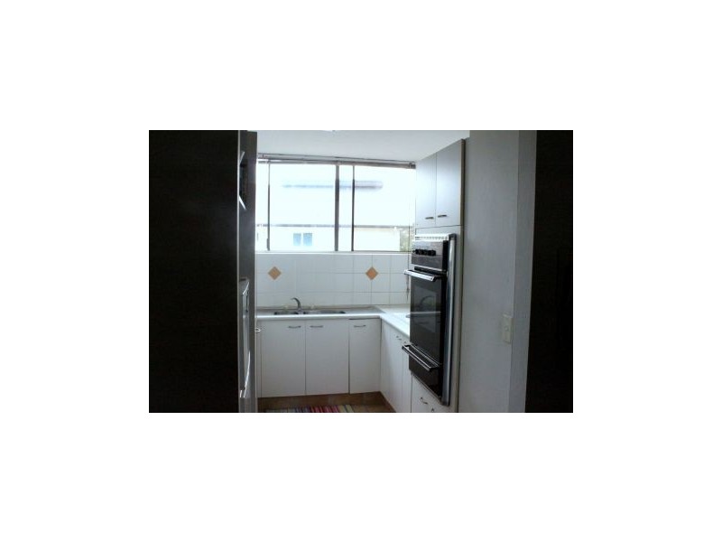 7/18 Sunshine Boulevard, Broadbeach Waters QLD 4218