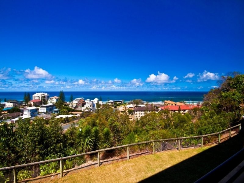 D4 Great Hall Drive, Nobby Beach QLD 4218