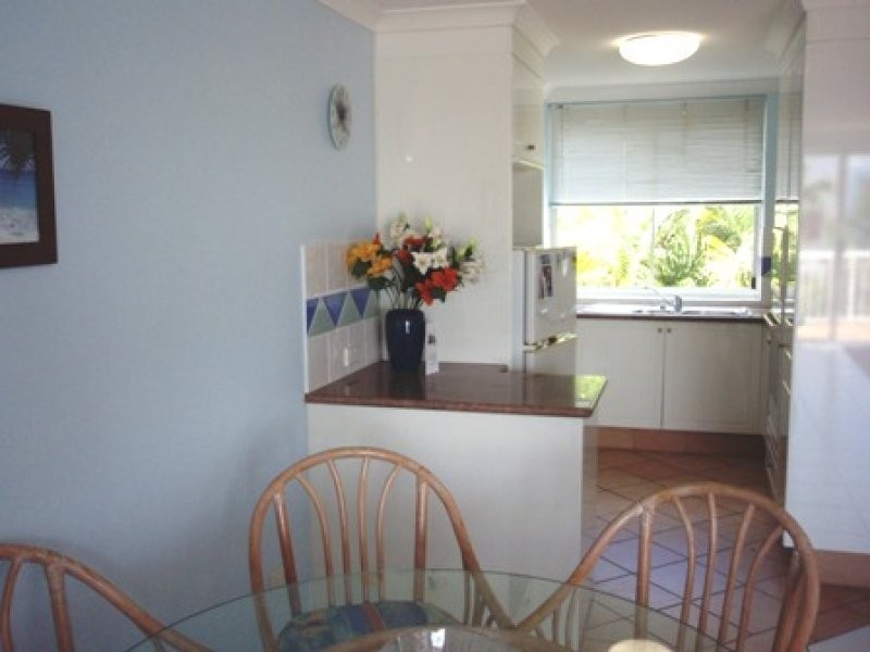 42 “Santorini By The Sea” 28 Chairlift Ave, Nobby Beach QLD 4218