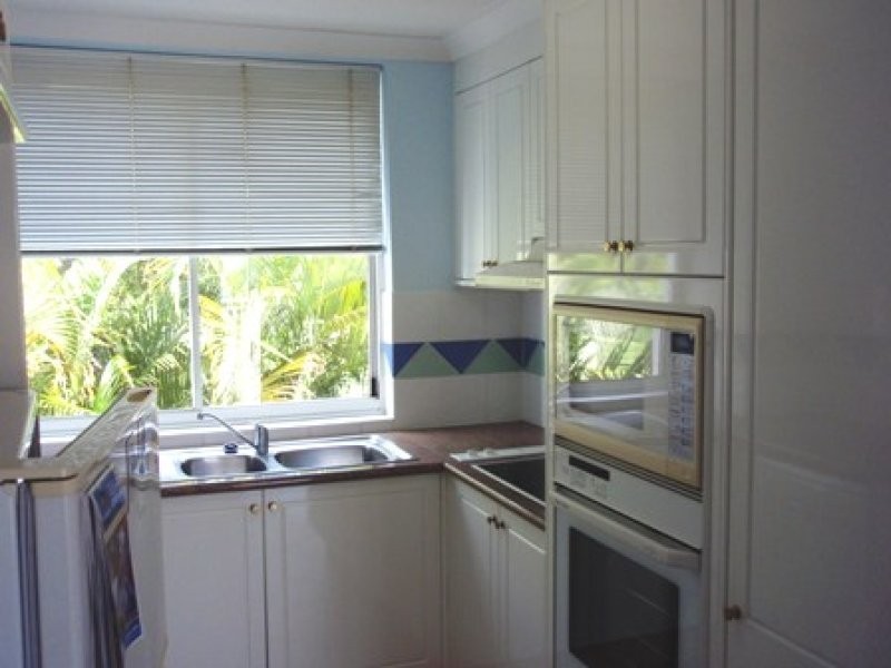 42 “Santorini By The Sea” 28 Chairlift Ave, Nobby Beach QLD 4218