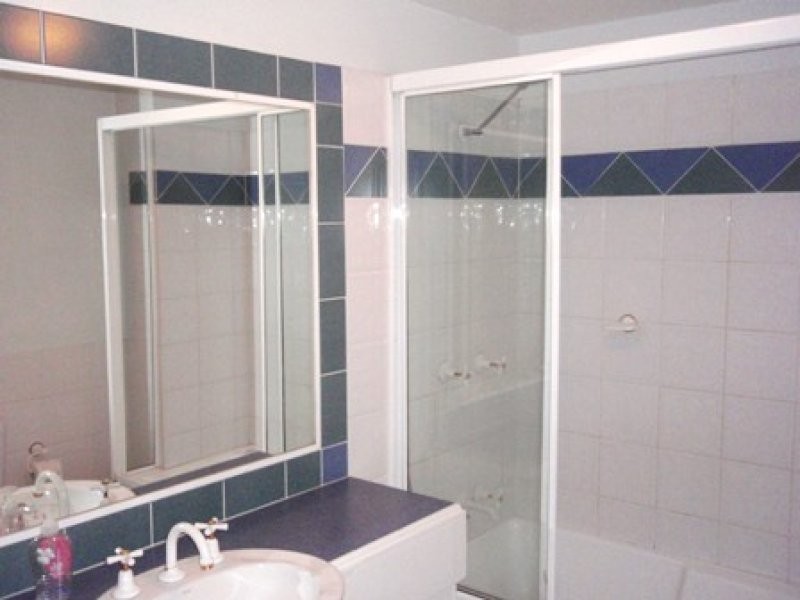 42 “Santorini By The Sea” 28 Chairlift Ave, Nobby Beach QLD 4218