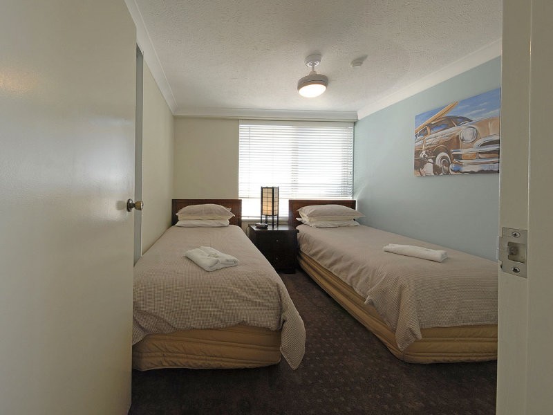 15E/52 Goodwin Terrace, Burleigh Heads QLD 4220