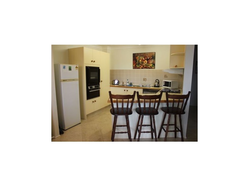 1/13 Christina Crt, Mermaid Waters QLD 4218