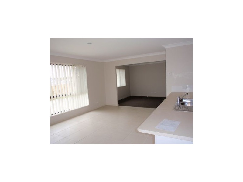 Pacific Pines QLD 4211
