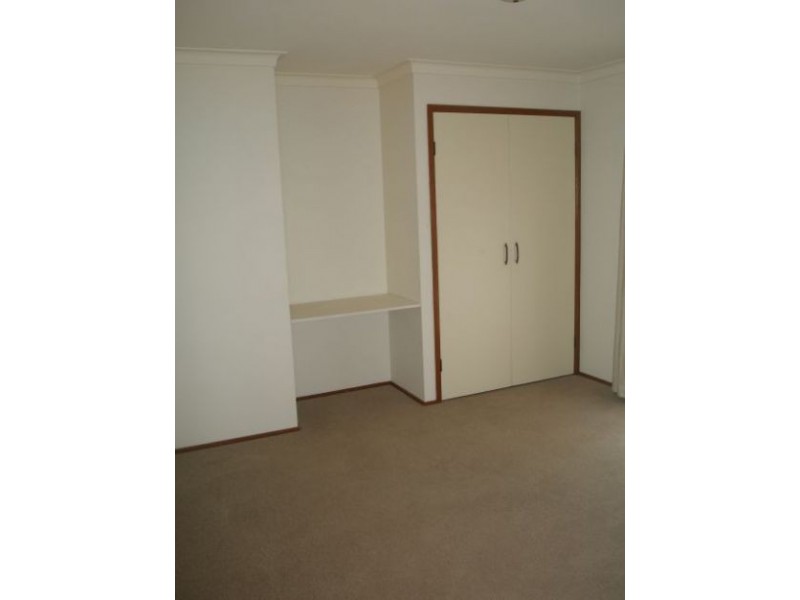 5 Ireby Court, Mermaid Waters QLD 4218