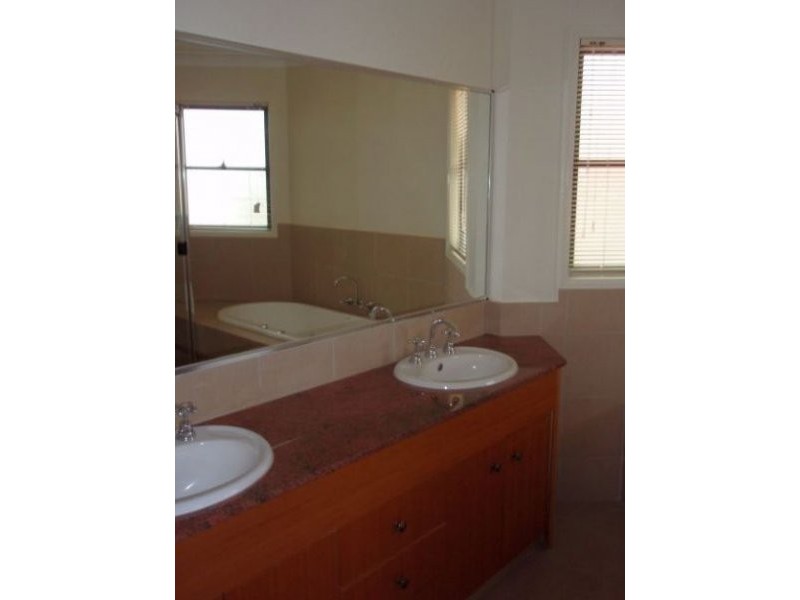 12/141 Cotlew Street, Ashmore QLD 4214