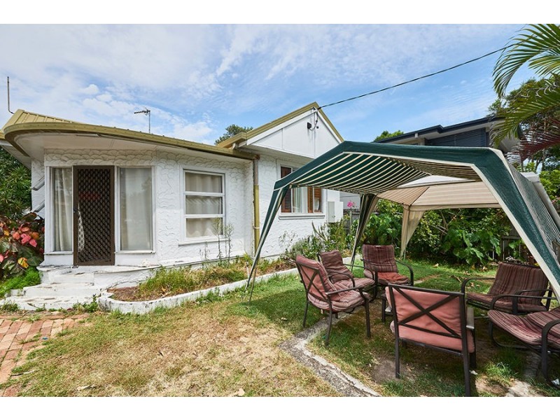 14 Sunshine Parade, Miami QLD 4220