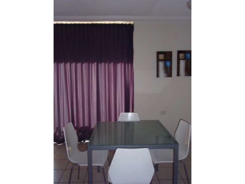 301/2 “Hi Ho Appartments” Queensland Avenue, Broadbeach QLD 4218