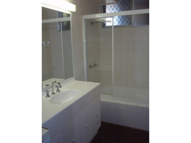 301/2 “Hi Ho Appartments” Queensland Avenue, Broadbeach QLD 4218