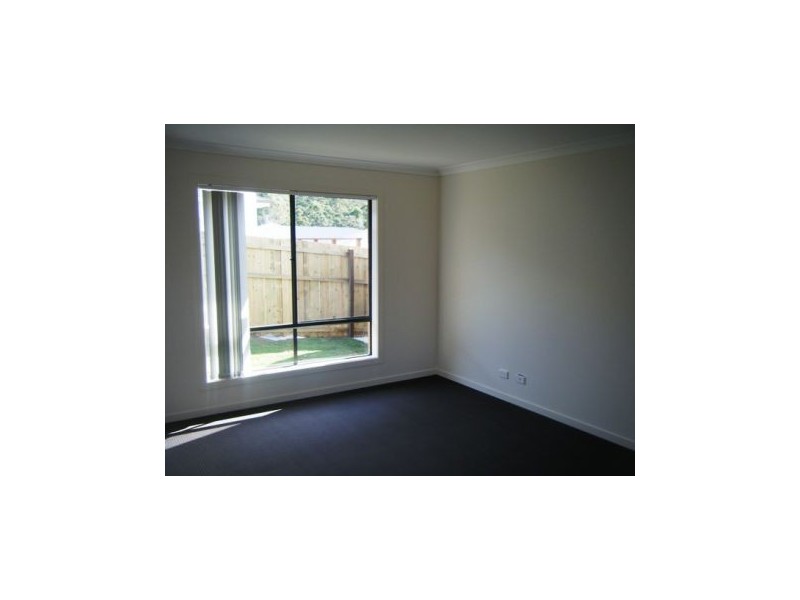 9 Roper Street, Pacific Pines QLD 4211