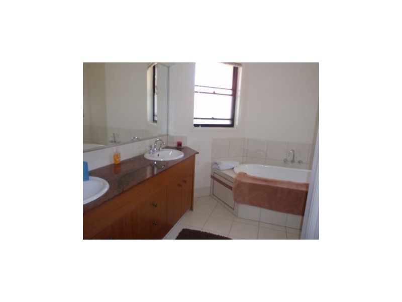 4/141 Cotlew Street, Ashmore QLD 4214