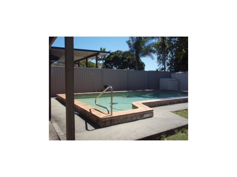 91 Albion Ave, Miami QLD 4220