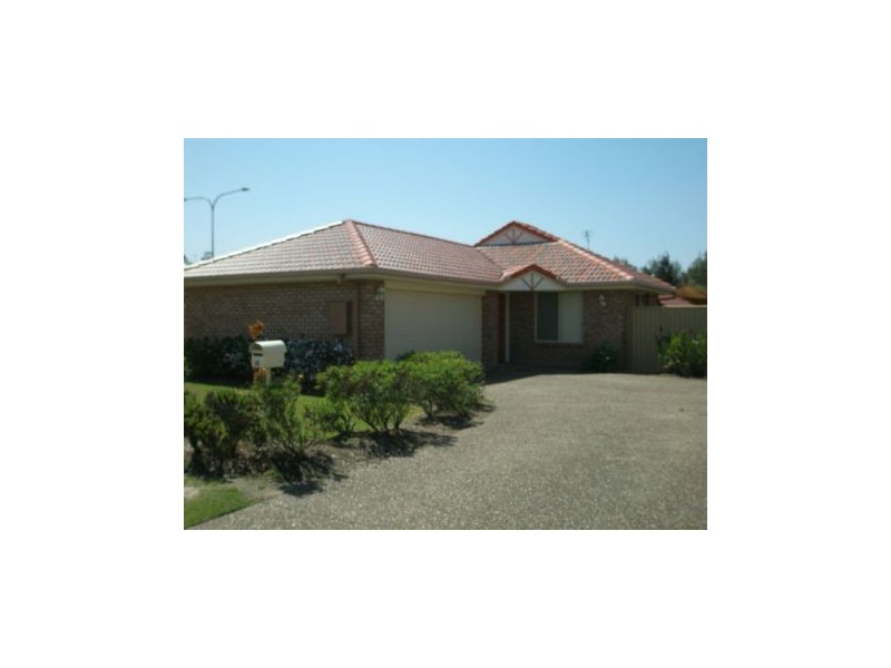 22 Santa Isobel Boulevard, Pacific Pines QLD 4211