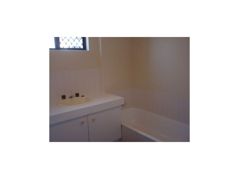 1/5 Christina Court, Mermaid Waters QLD 4218