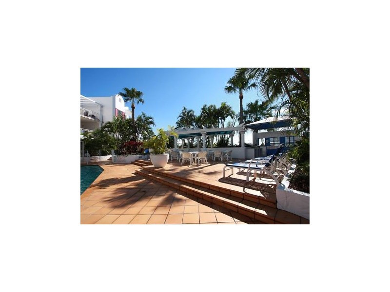 14 “santorini By The Sea” Chairlift Ave, Nobby Beach QLD 4218